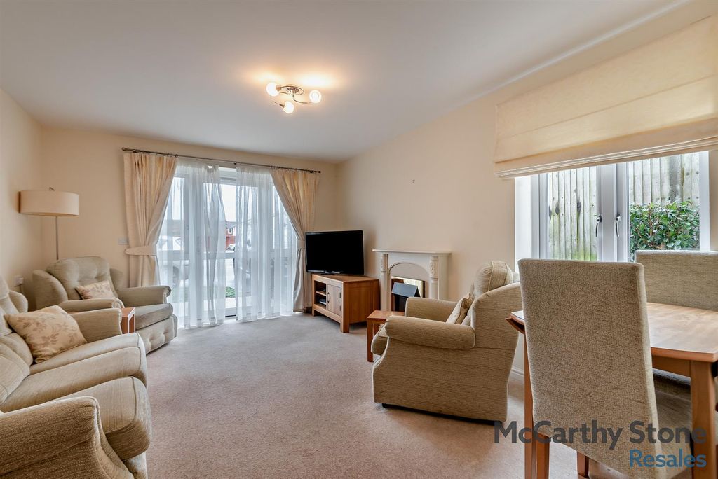 Property photo 1 of 11 8637764-Interior08-800.Jpg