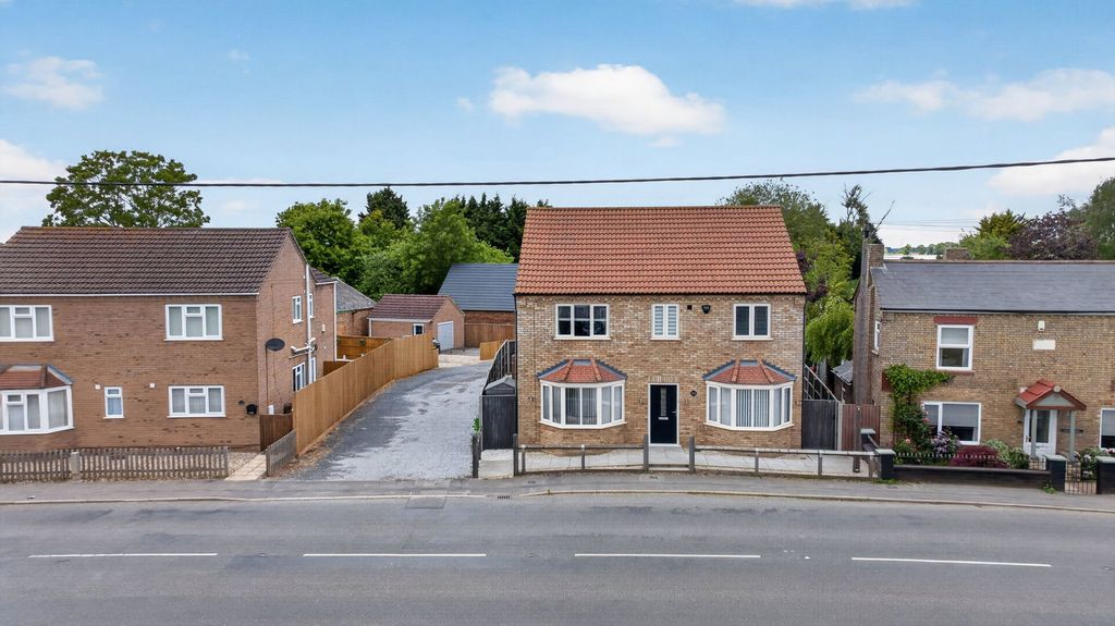 Property photo 3 of 53