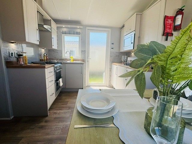 Property photo 2 of 10 Willerby Winchester 2016 Car0064112 136642029.Jpeg