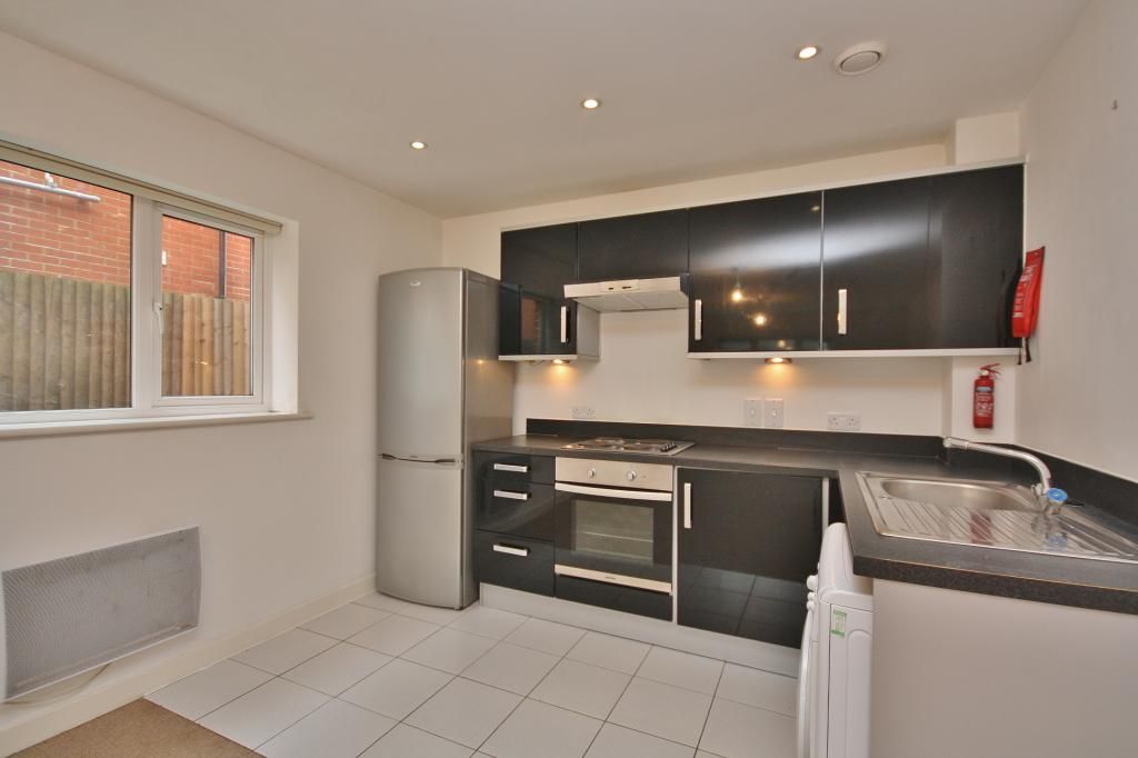 Property photo 2 of 8 Kitchen