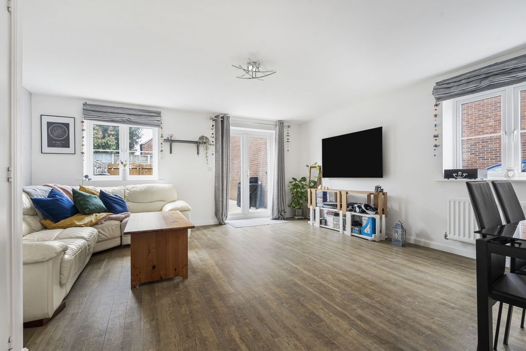 Property photo 2 of 22