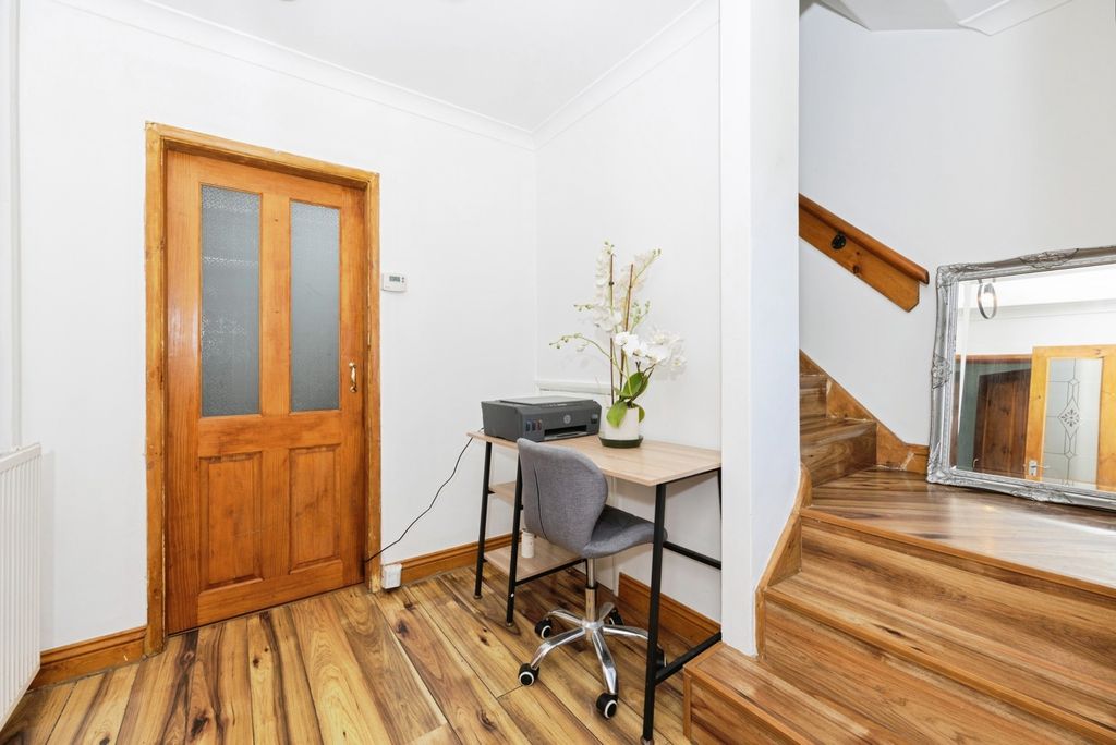 Property photo 3 of 20 Pbox-Img.Jpg