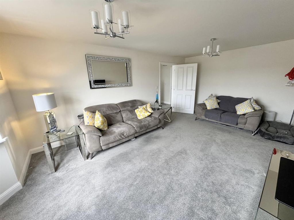 Property photo 3 of 28 527F5F6c-555E-452E-806B-643626Edef7c.Jpeg