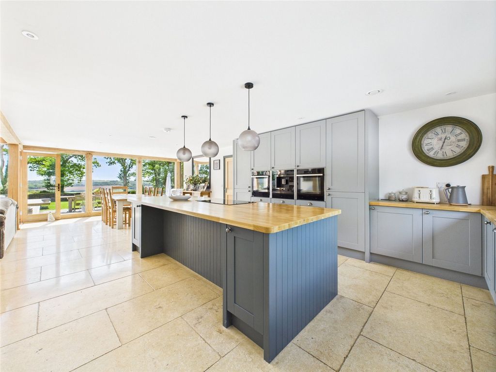 Property photo 3 of 53 Picture No. 20