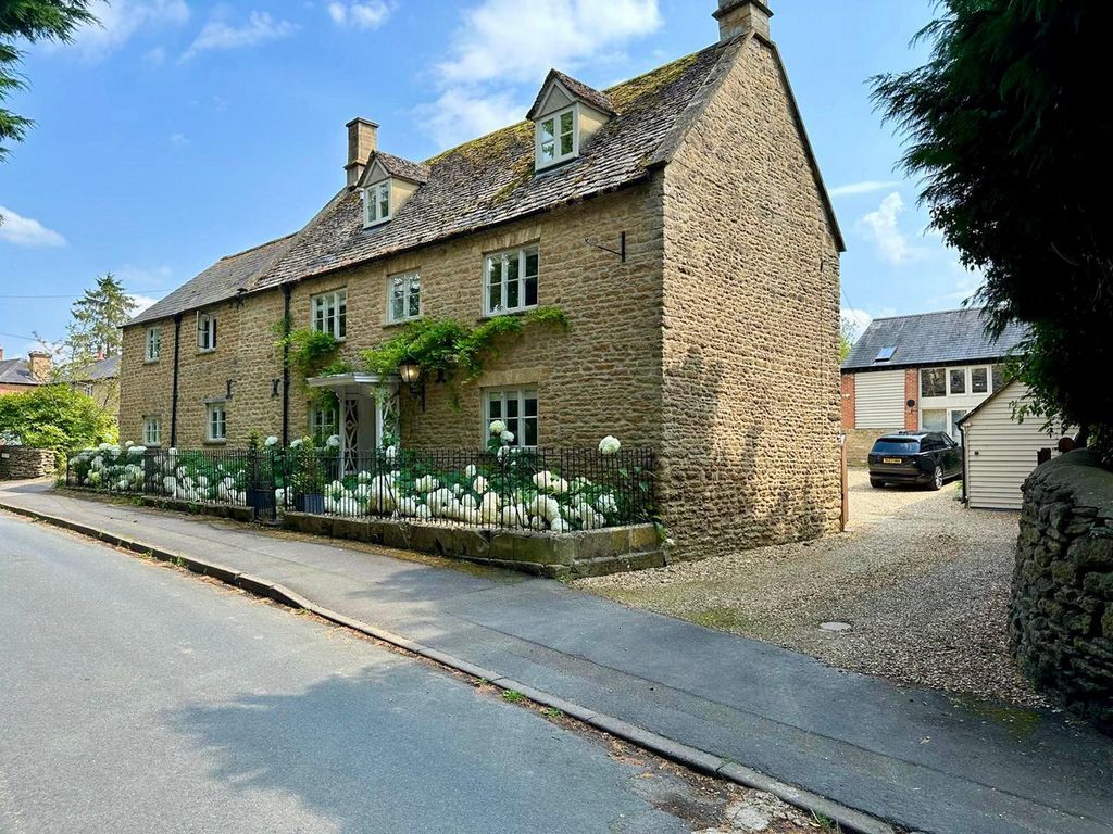 Property photo 1 of 36