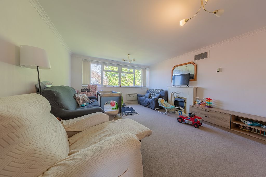 Property photo 2 of 16
