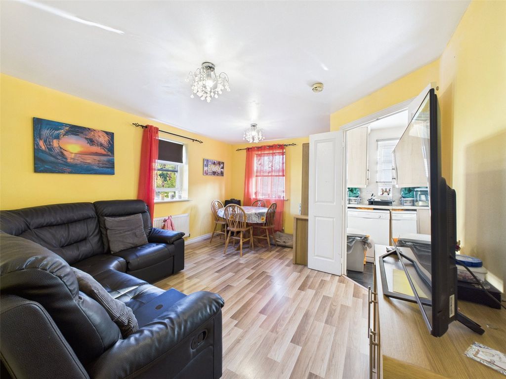 Property photo 2 of 8 Picture No. 04