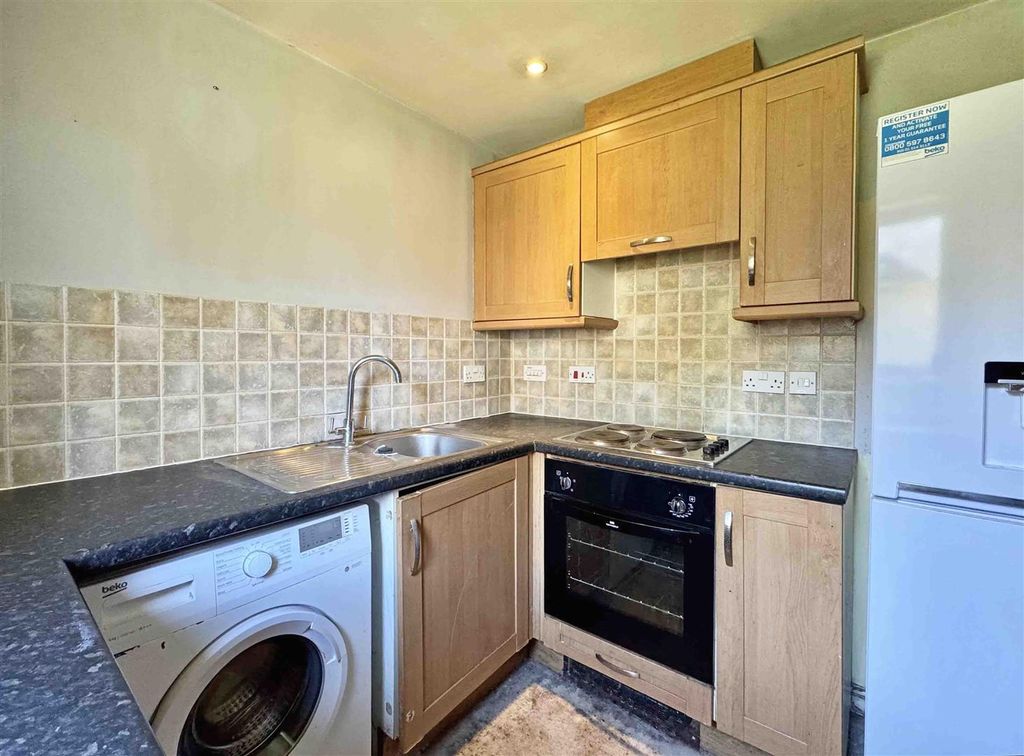 Property photo 3 of 11 Kitchen.Jpg
