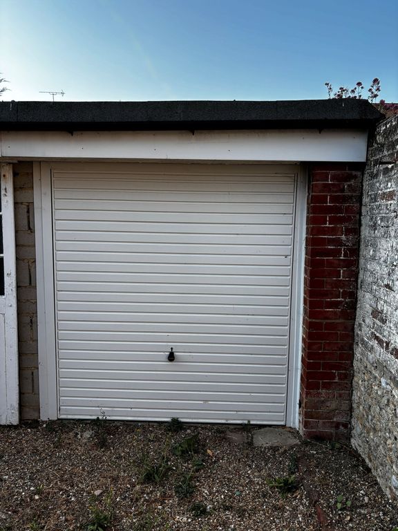 Property photo 1 of 2