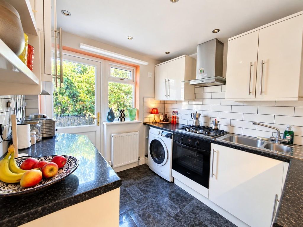 Property photo 3 of 13 Kitchen 1.Jpg