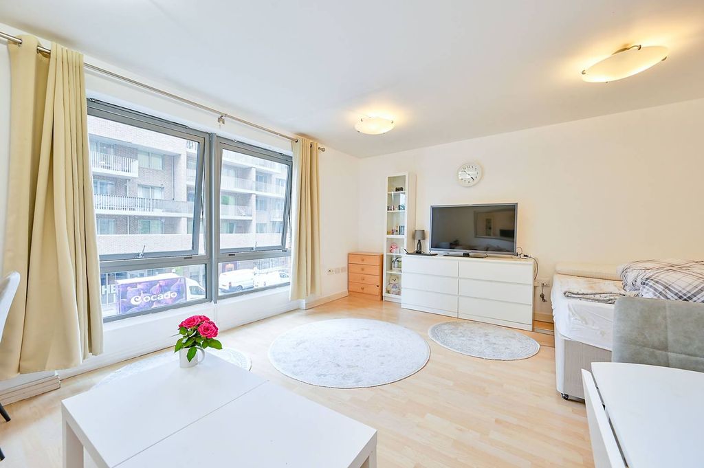 Property photo 1 of 5