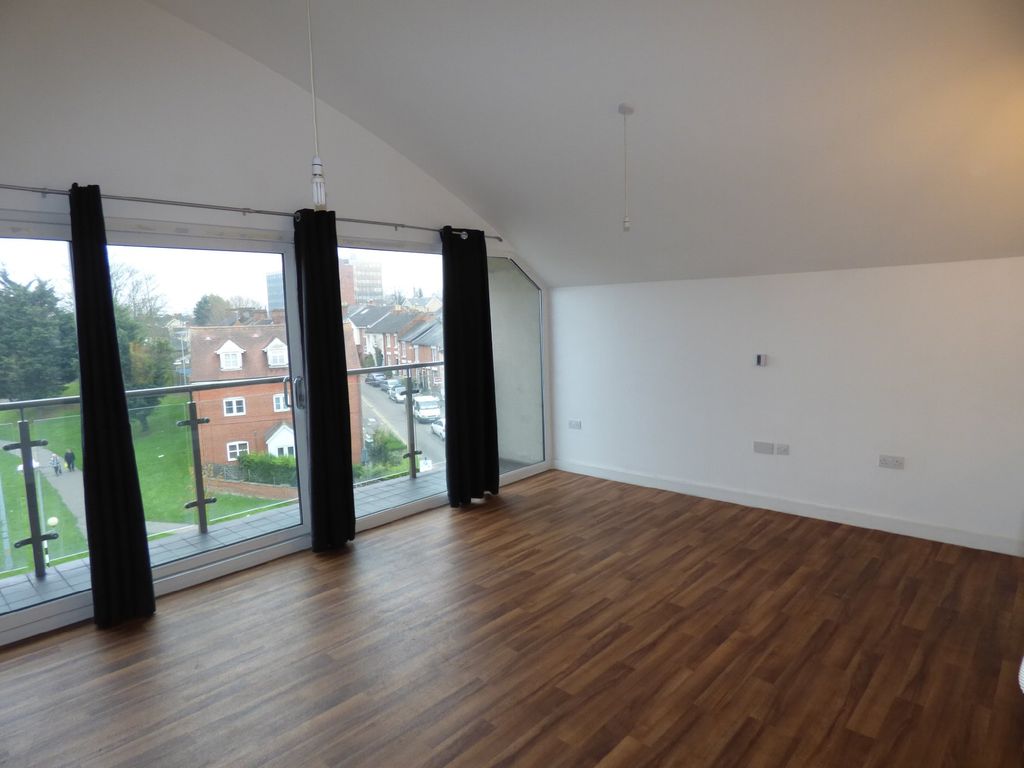 Property photo 2 of 7 Lounge Area