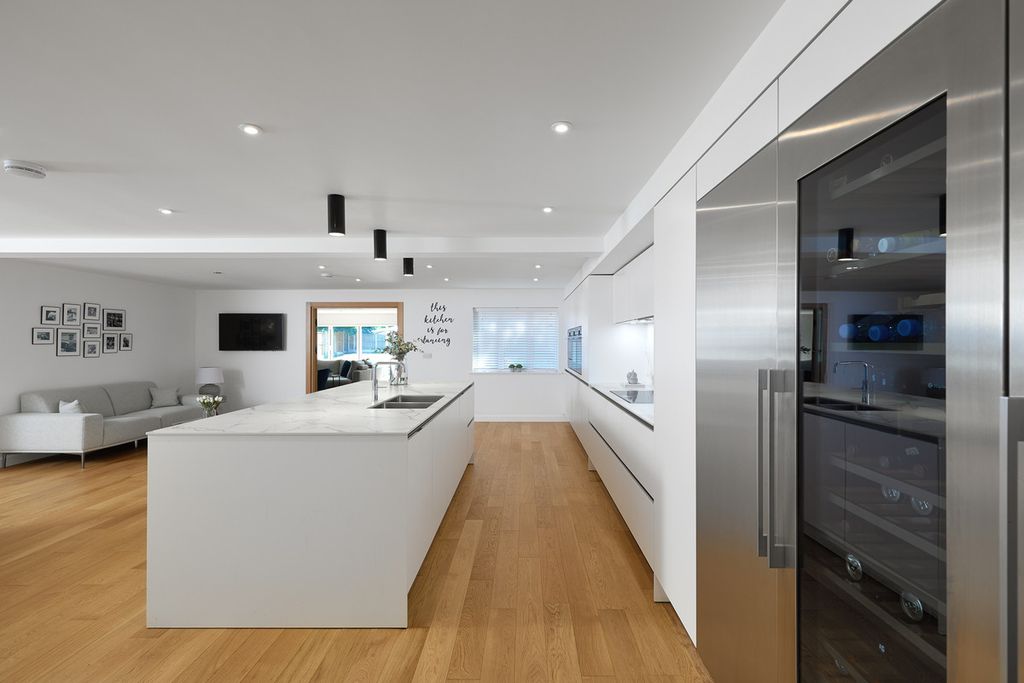 Property photo 3 of 37