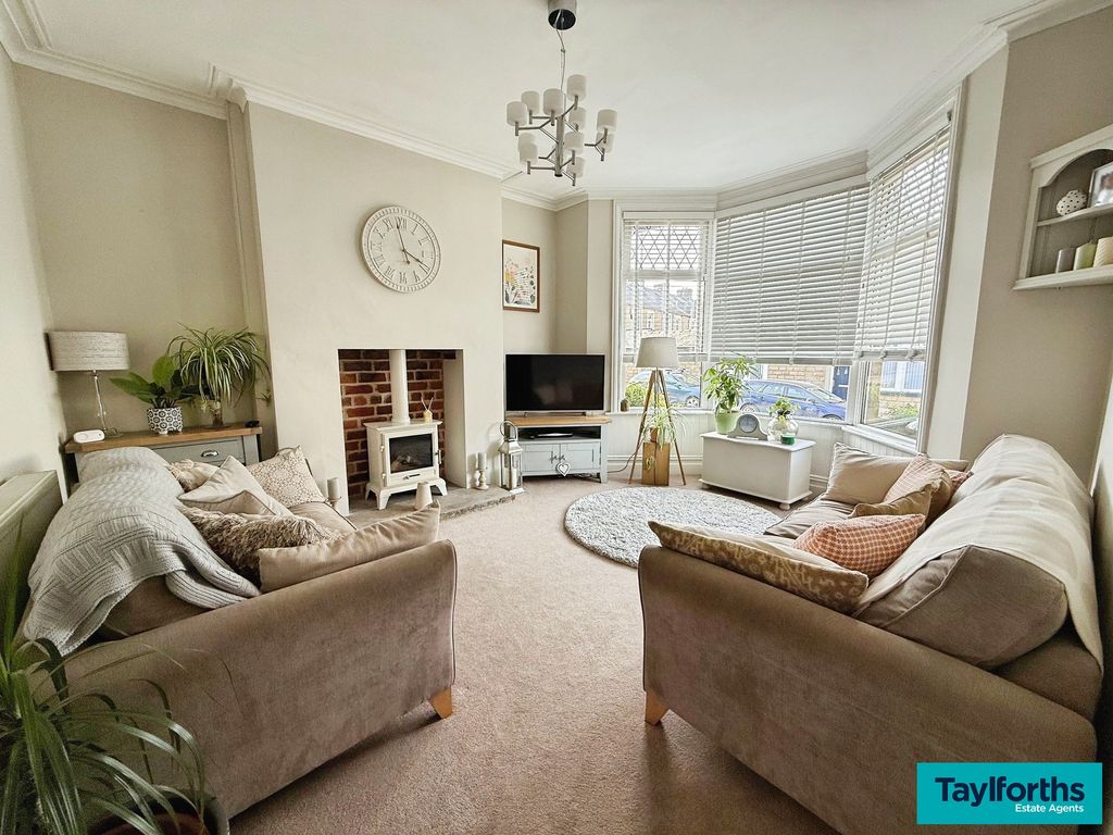 Property photo 2 of 25