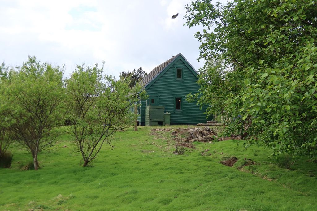 Property photo 2 of 41