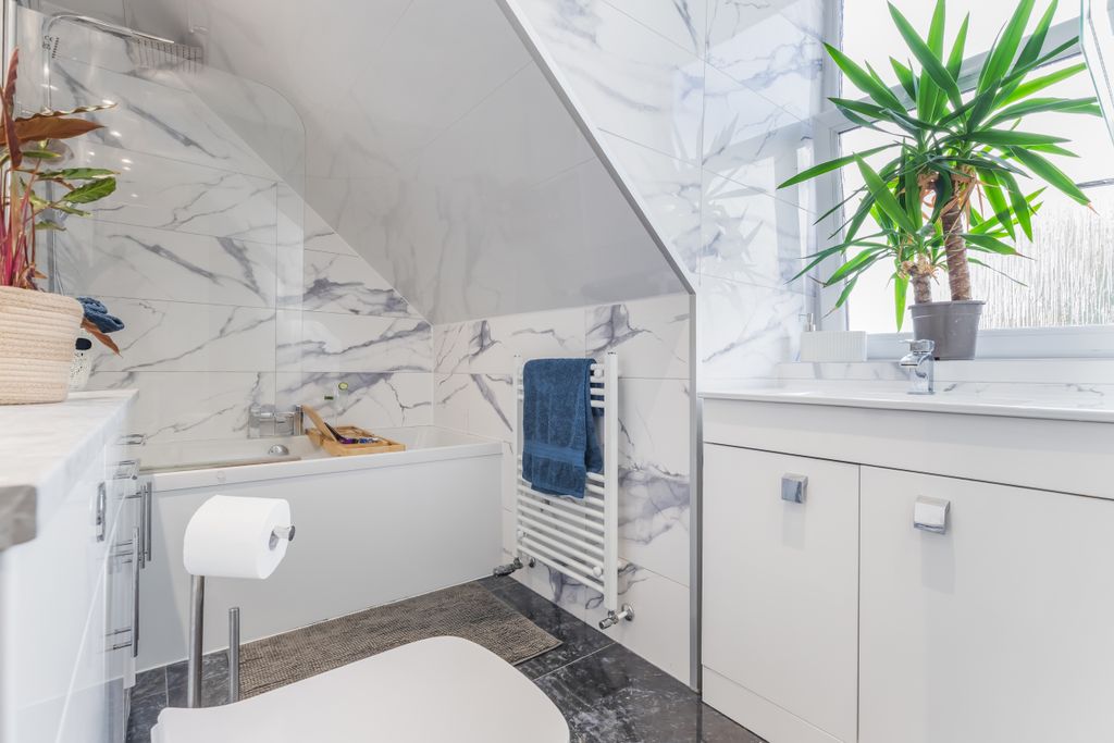 Property photo 1 of 48