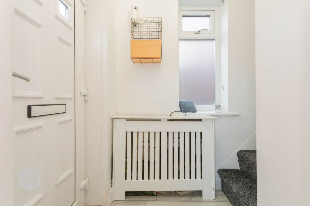 Property photo 2 of 26