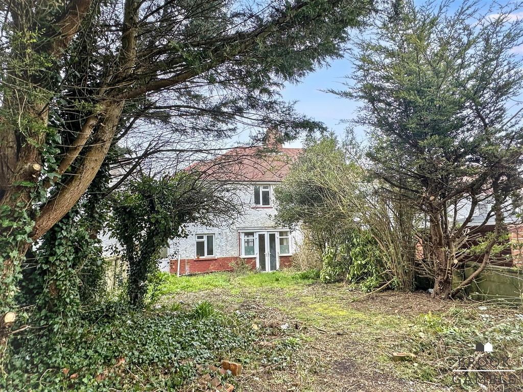 Property photo 2 of 20 01323 438506