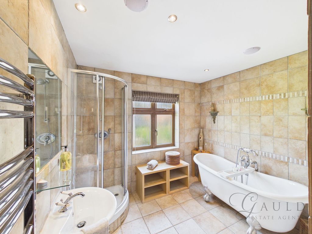Property photo 3 of 54
