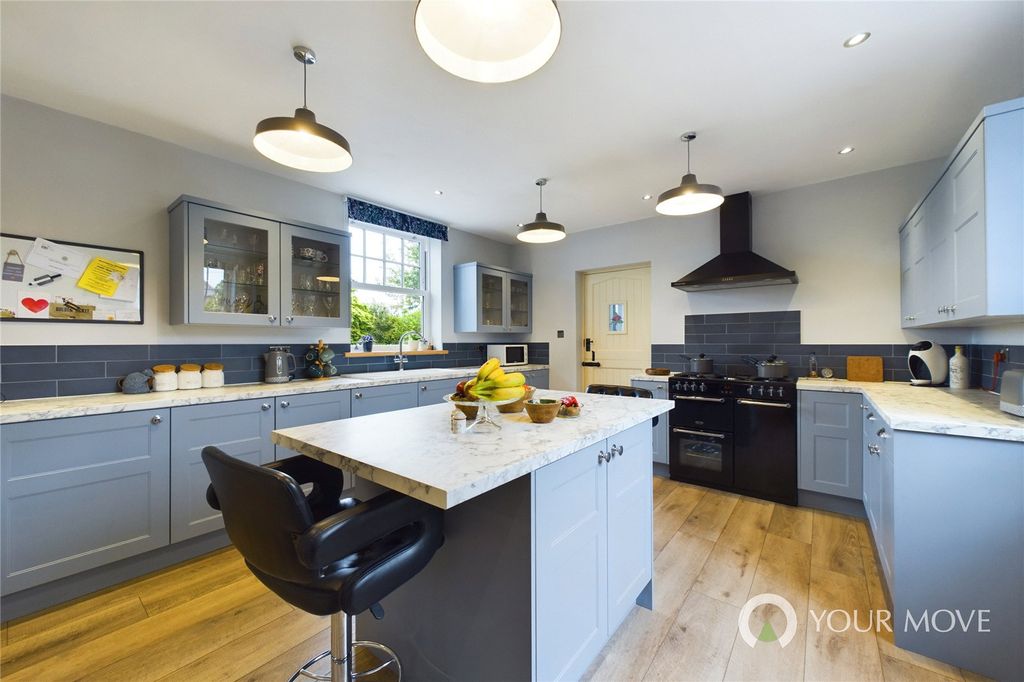 Property photo 3 of 30 Picture No. 02