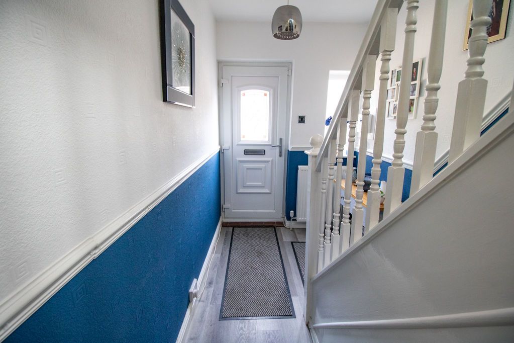 Property photo 2 of 22 Entrance Hallway