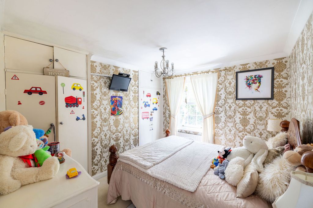 Additional image 13 of 4 bed detached house for saleGodstone Road, Lingfield RH7