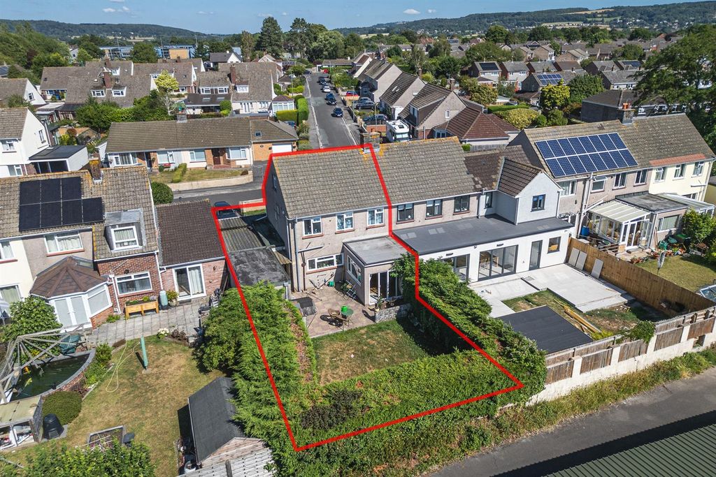 Property photo 2 of 41 44 Hillcrest Road, Nailsea, North Somerset Bs48 2J