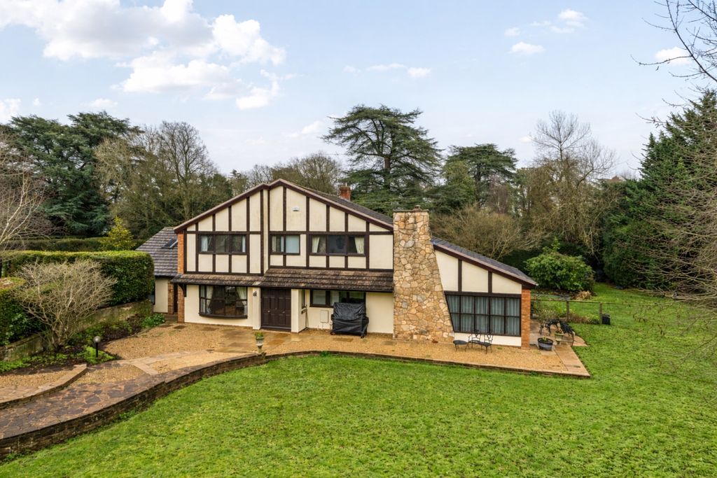 Property photo 2 of 23