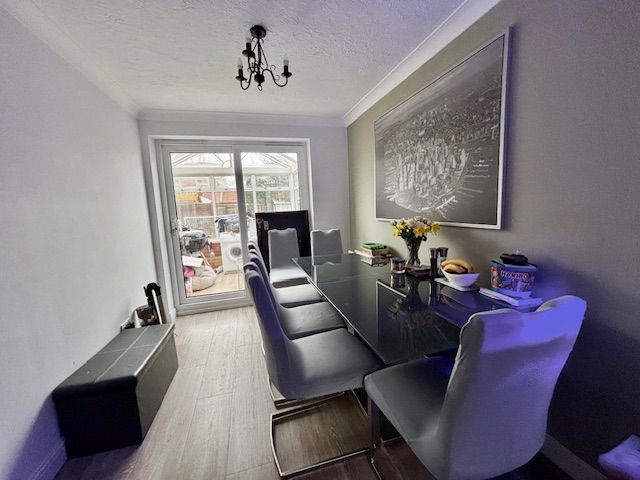 Property photo 3 of 17 Dining Area