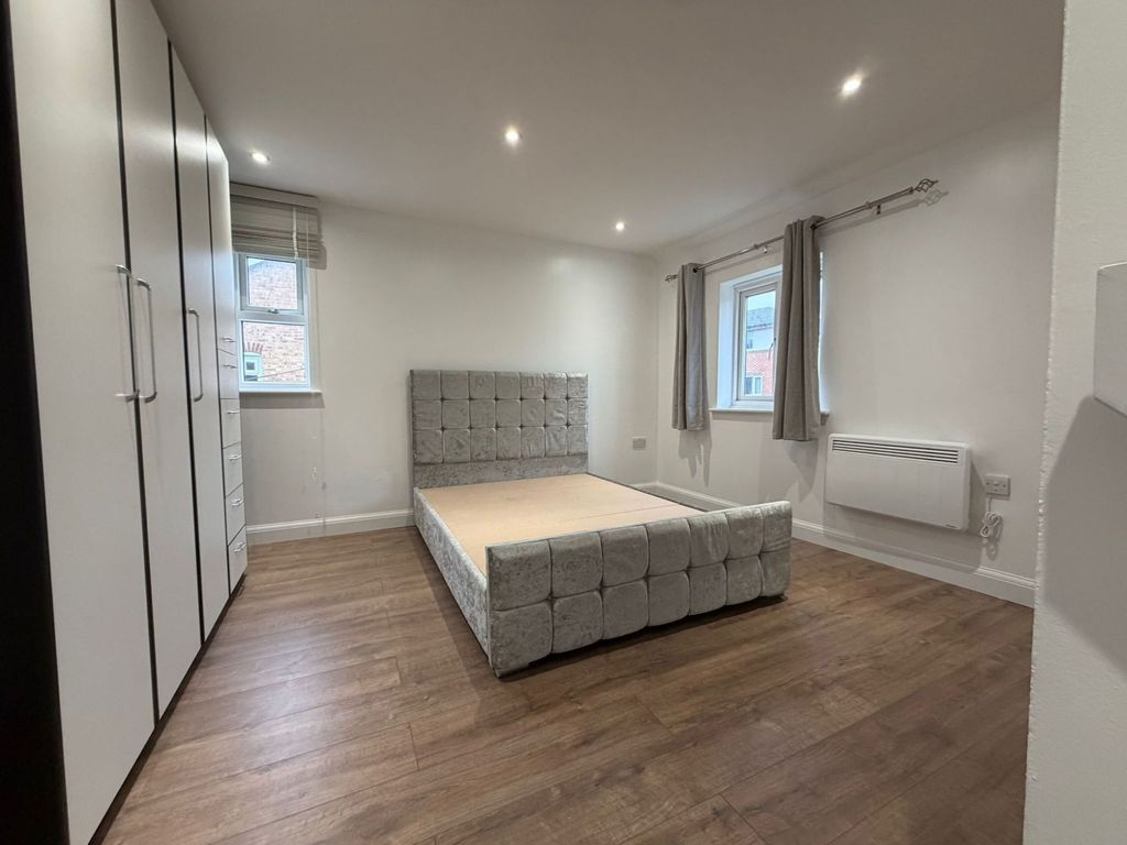 Property photo 3 of 6