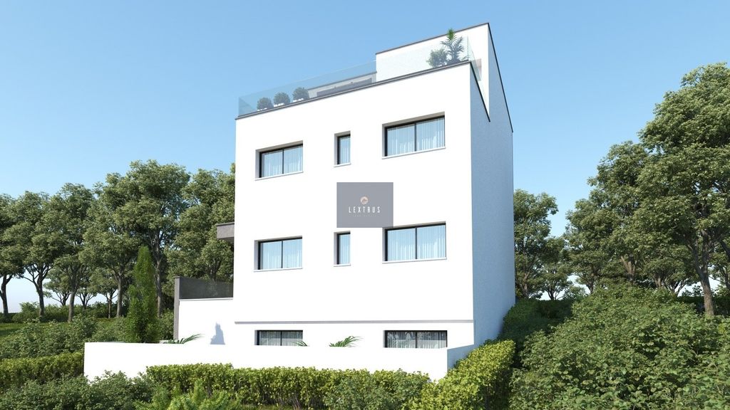 Property photo 3 of 11