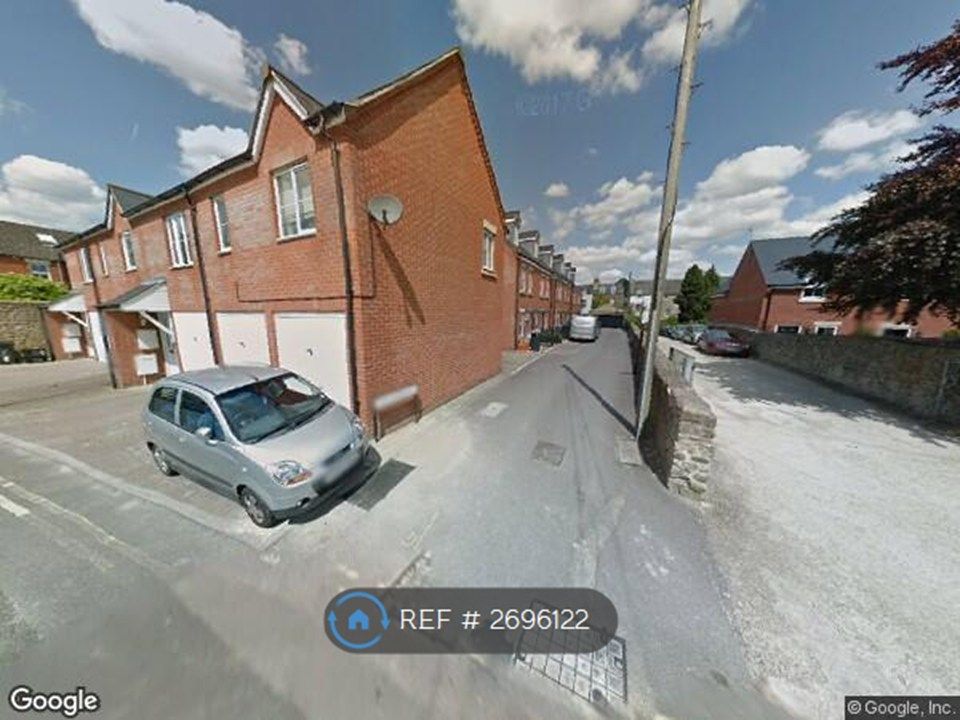 Property photo 2 of 13 Garage