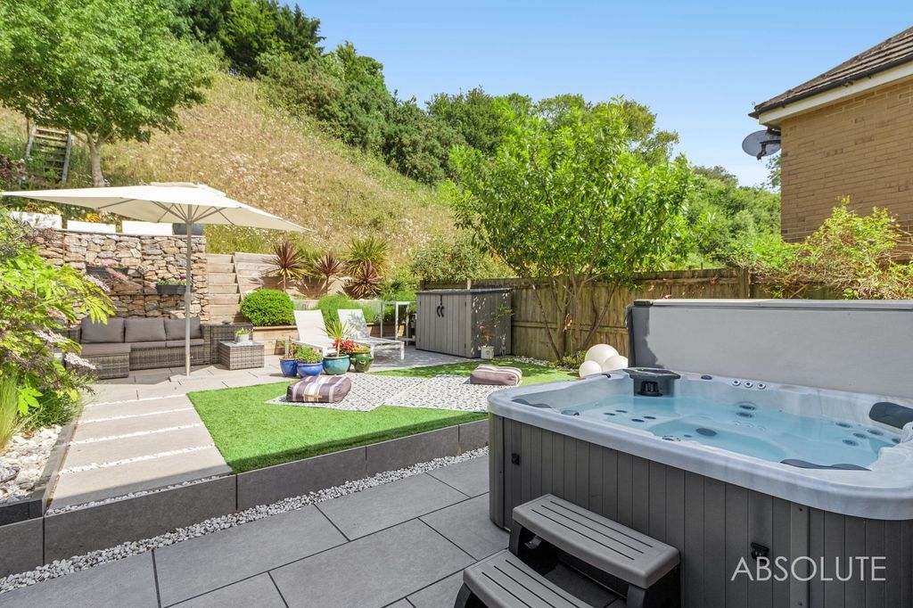 Property photo 2 of 20 Rear Garden With Hot Tub