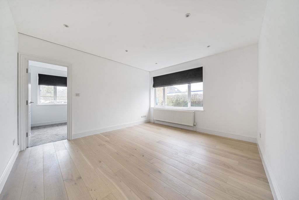 Property photo 3 of 9 Living Room