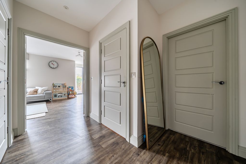 Additional image 11 of 2 bed flat for saleDenzil Road, Guildford GU2