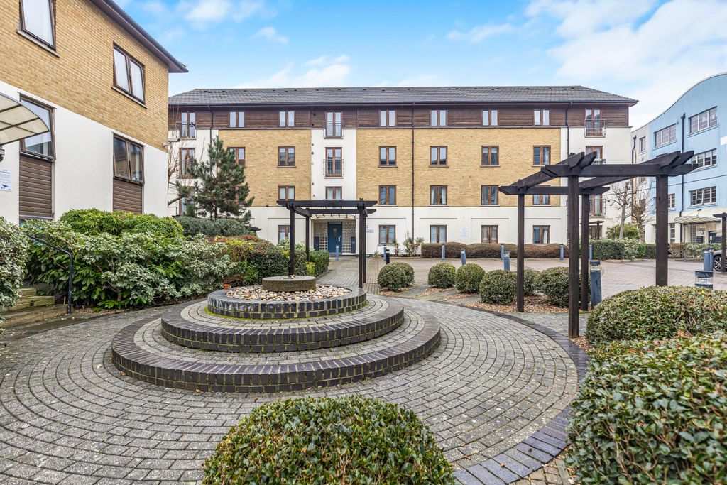 Property photo 1 of 9 External