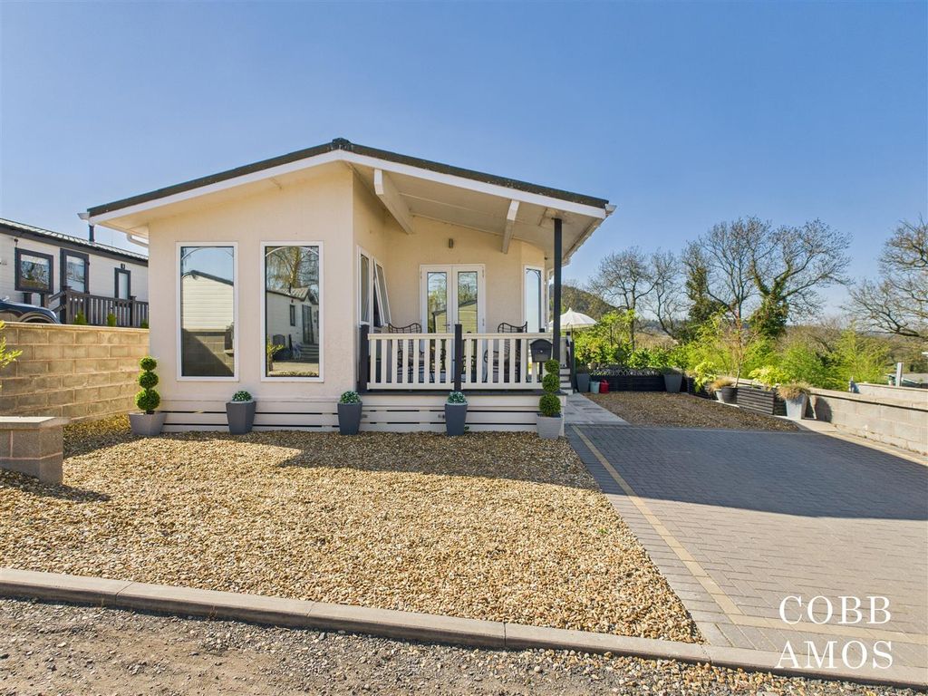 Property photo 1 of 20 Cam02803G0-Pr0168-Still050.Jpg