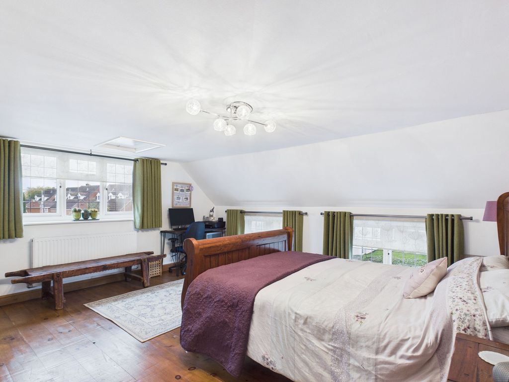 Property photo 2 of 33