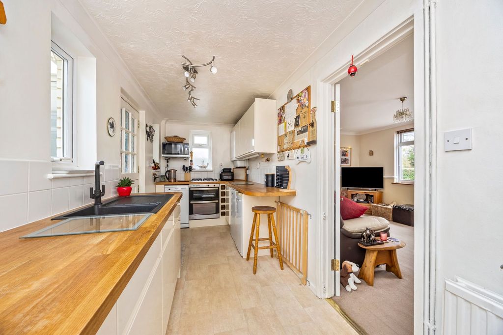 Property photo 3 of 22