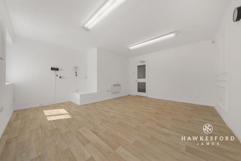 Property photo 3 of 8 Shakespeare Road, Sittingbourne - Office 1