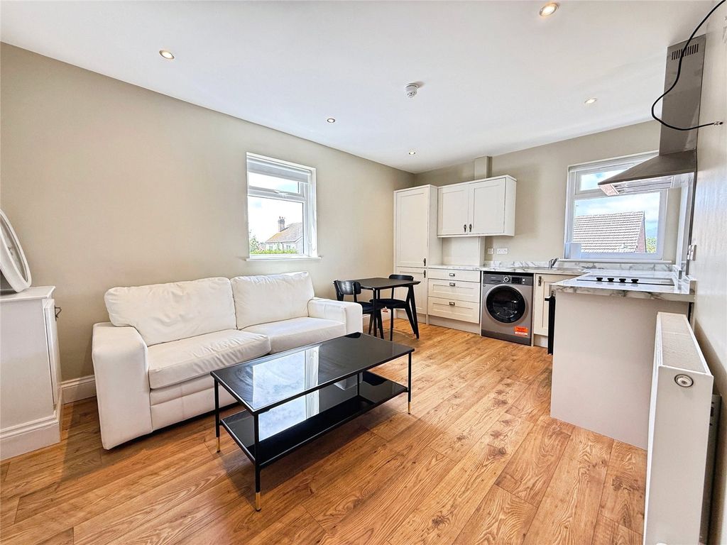 Property photo 2 of 9 Picture No. 01