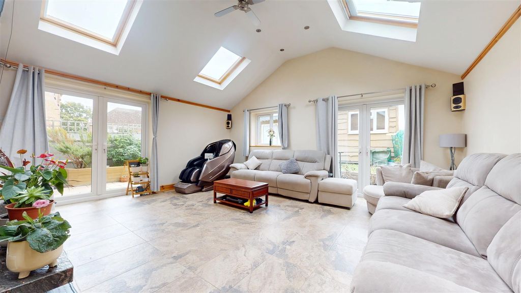 Property photo 3 of 27 09172025_231405.Jpg