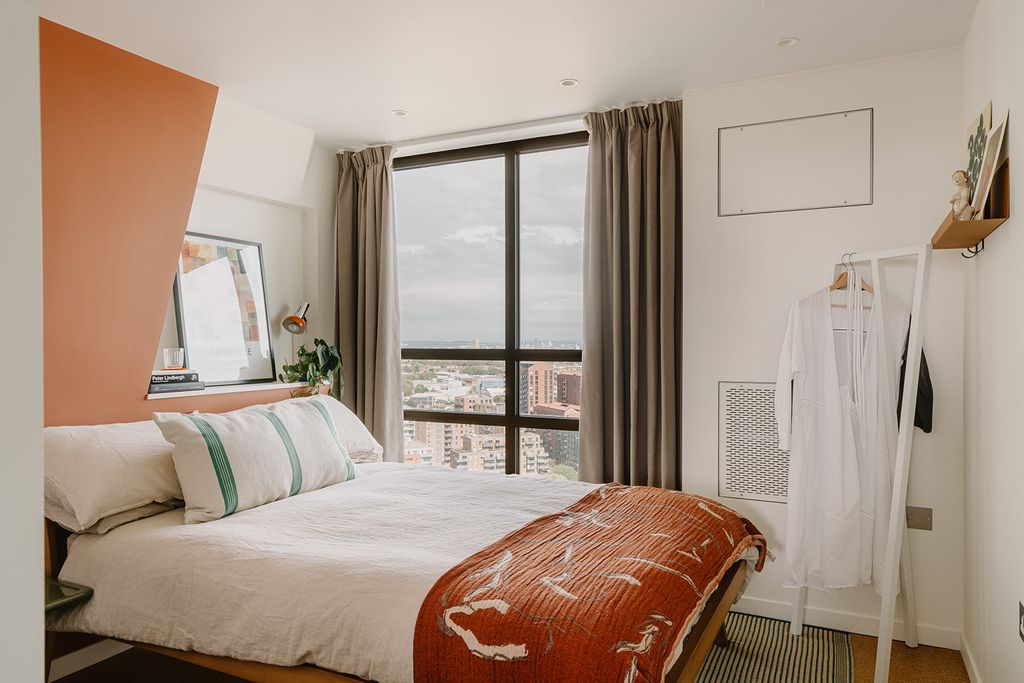 Property photo 1 of 33