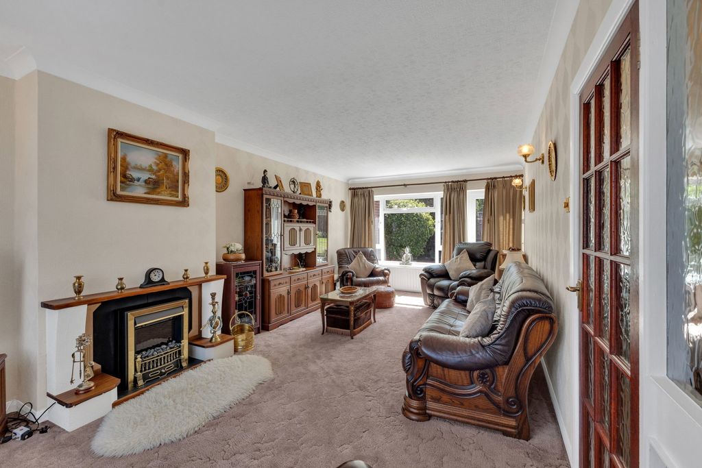 Property photo 2 of 21