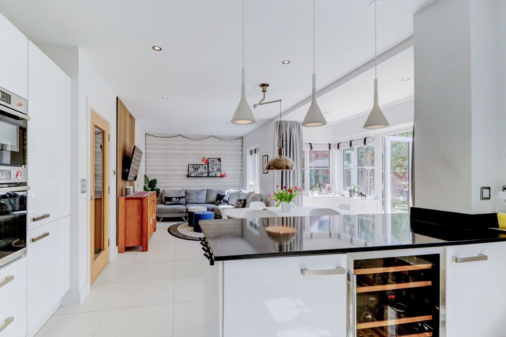 Property photo 3 of 18 Picture No. 25