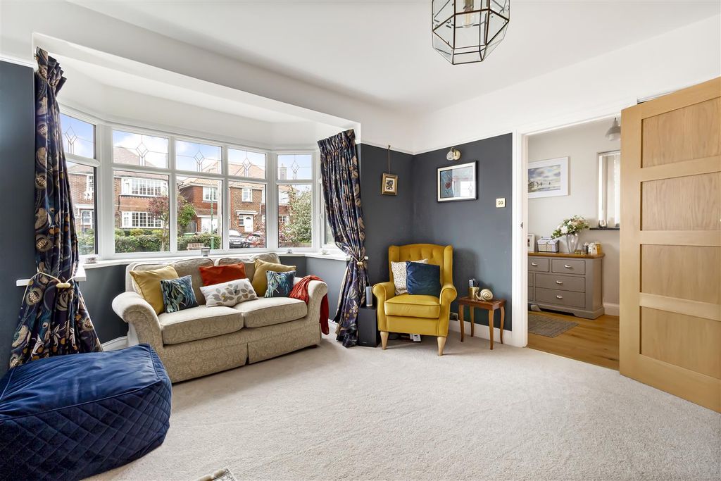 Property photo 3 of 28 St Marys Close,89-003.Jpg