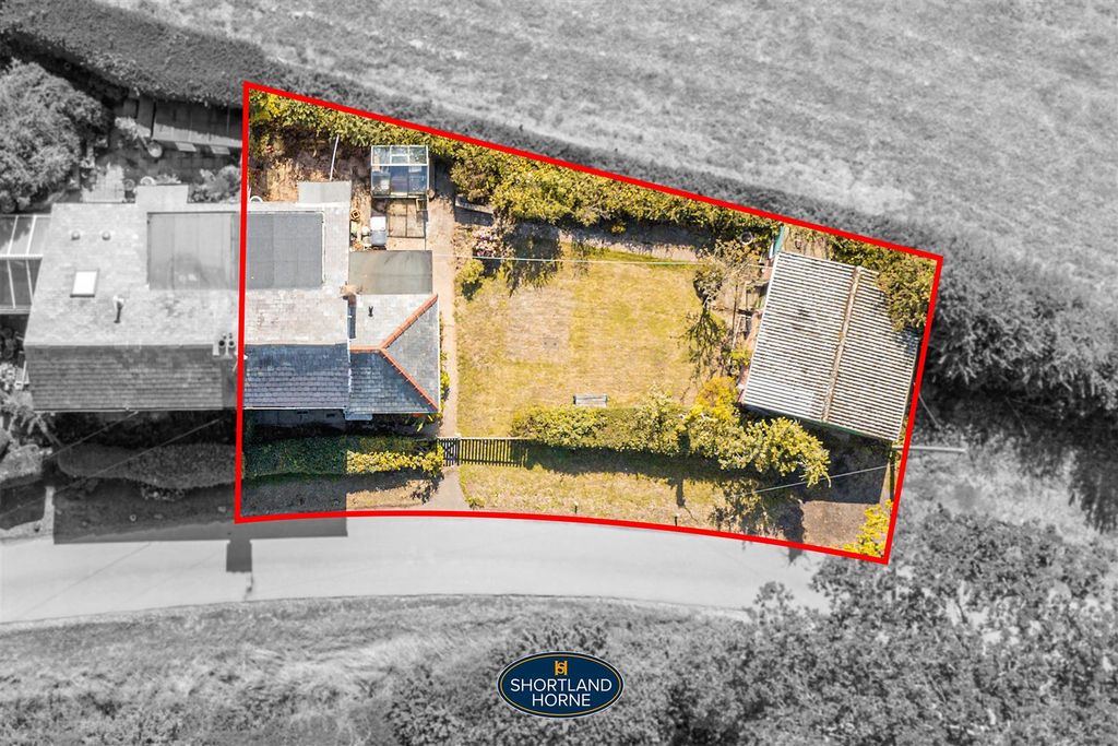 Property photo 2 of 28 Outline.Jpg