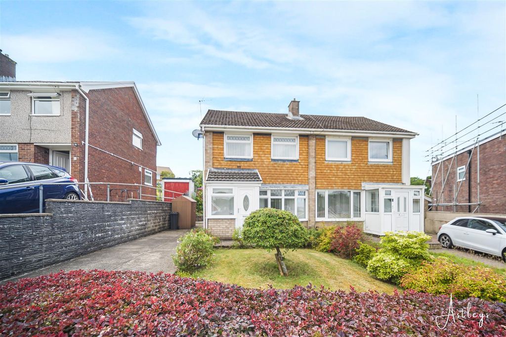Property photo 1 of 19 Main Dwelling