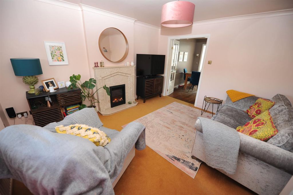 Property photo 2 of 19