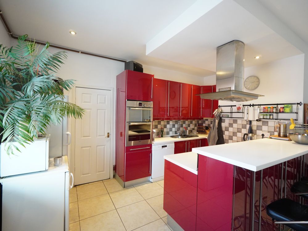 Property photo 3 of 17